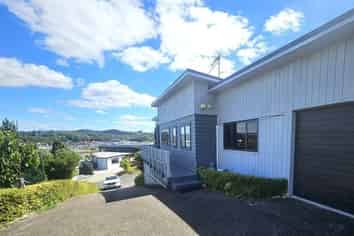 10 Gyle Place , Pyes Pa