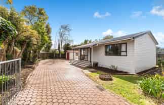 2/391 West Coast Road, Glen Eden