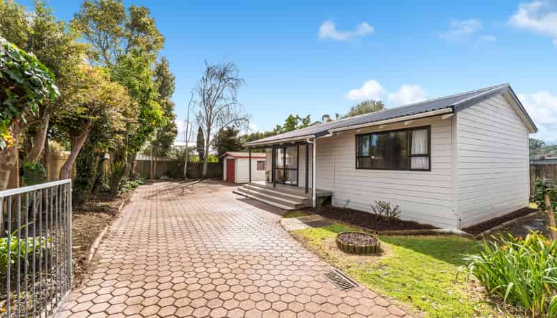 2/391 West Coast Road, Glen Eden