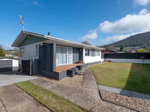 24 Joanne Crescent, Pukehangi