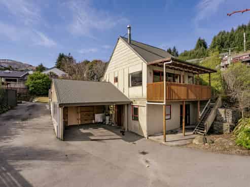 218 Fernhill Road, Fernhill/Sunshine Bay
