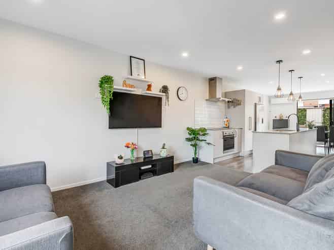 4 Orca Drive, Stanmore Bay
