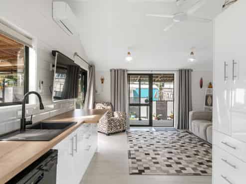 36 Pukehina Parade, Pukehina