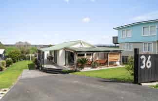 36 Pukehina Parade, Pukehina