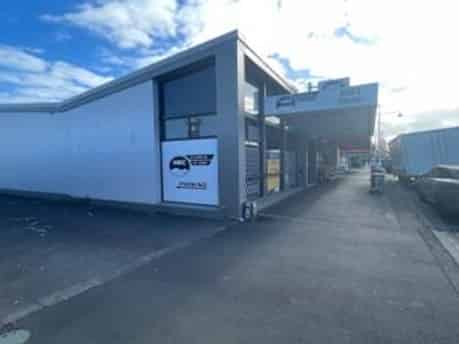 Central Ellerslie Village with Carparking