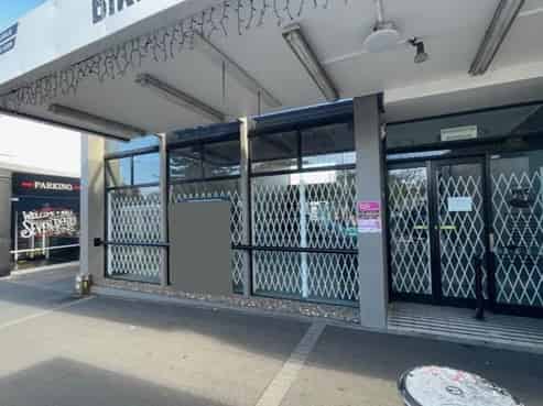 Central Ellerslie Village with Carparking