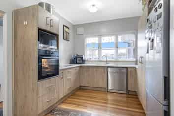 918 Francis Hicks Avenue, Raureka