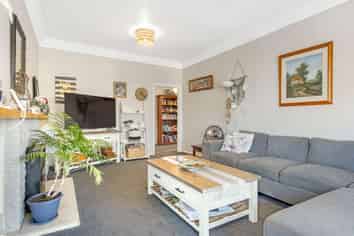 918 Francis Hicks Avenue, Raureka