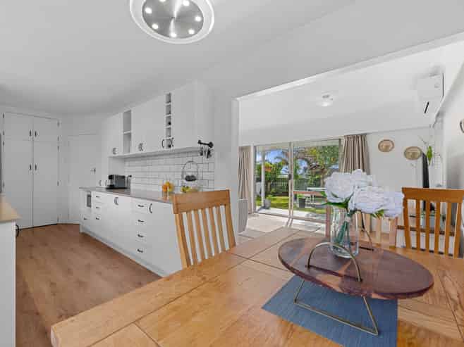 94A Kings Avenue, Matua