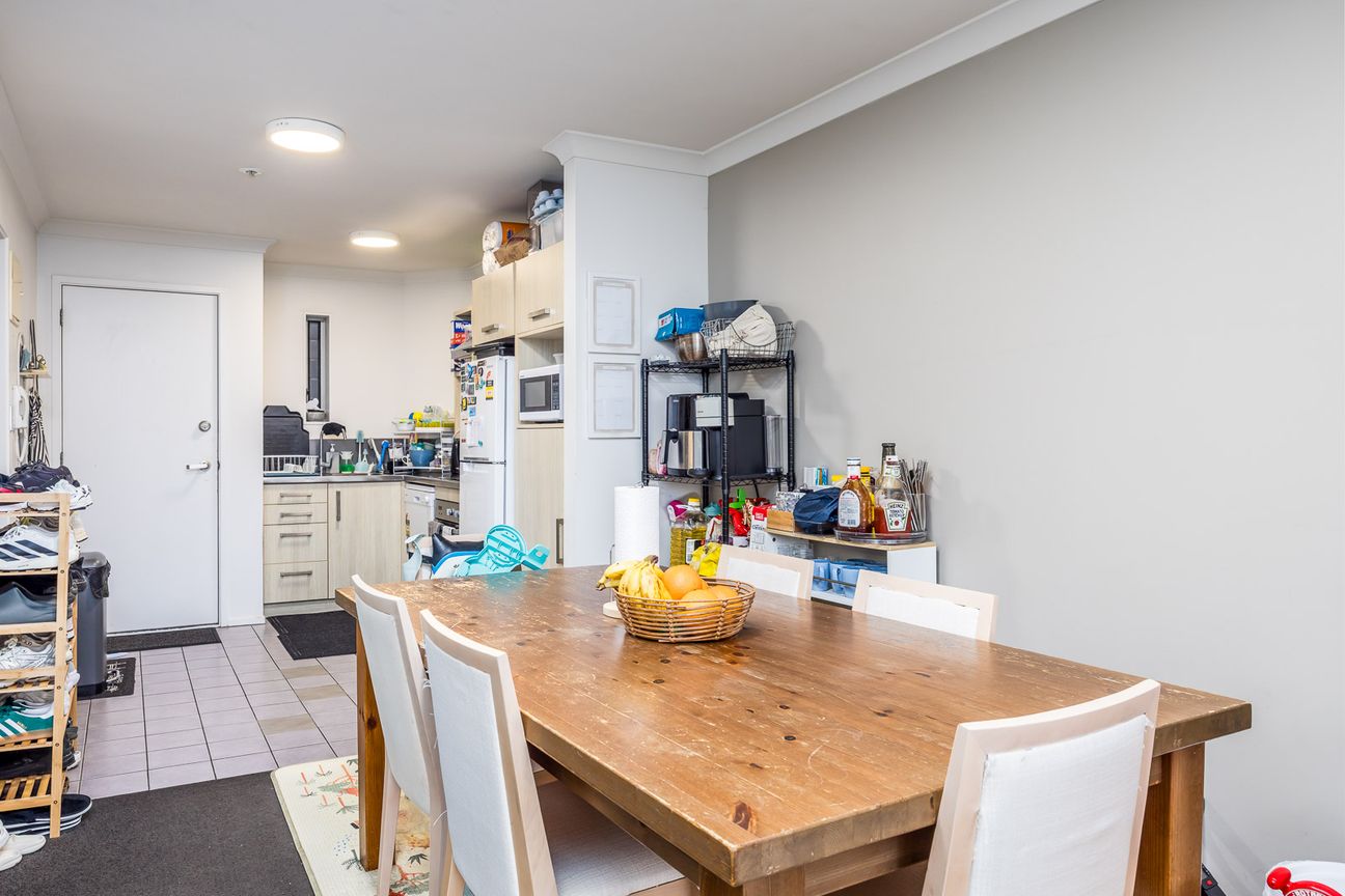 Tandem Parking, Boutique Living - Vendor Says Sell - Altro
