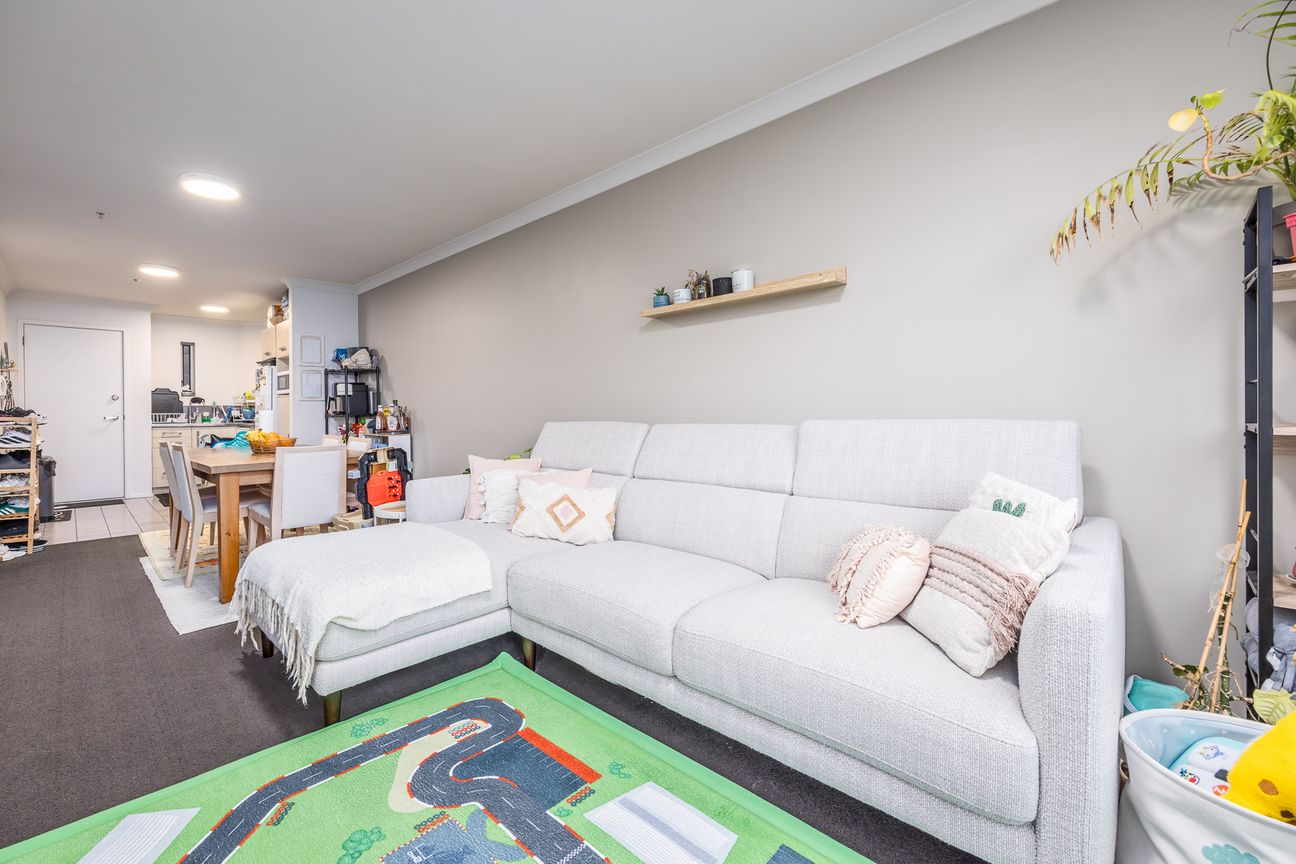 Tandem Parking, Boutique Living - Vendor Says Sell - Vista 6