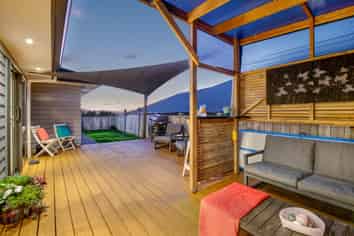 14 Kingfisher Road, Silverdale