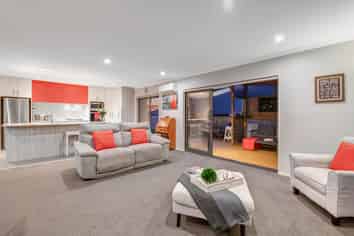 14 Kingfisher Road, Silverdale