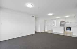 1B/4045 Great North Road, Kelston
