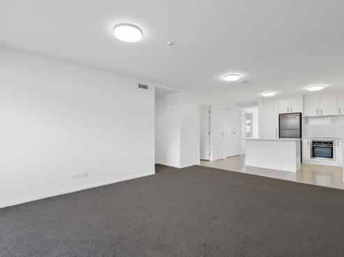 1B/4045 Great North Road, Kelston