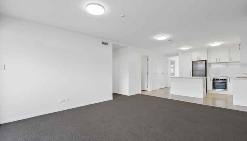 1B/4045 Great North Road, Kelston