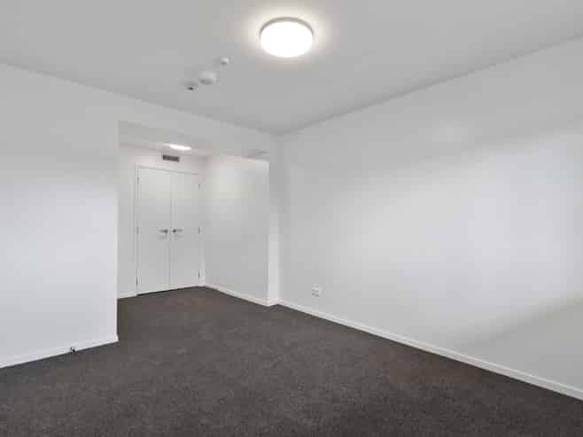 1B/4045 Great North Road, Kelston