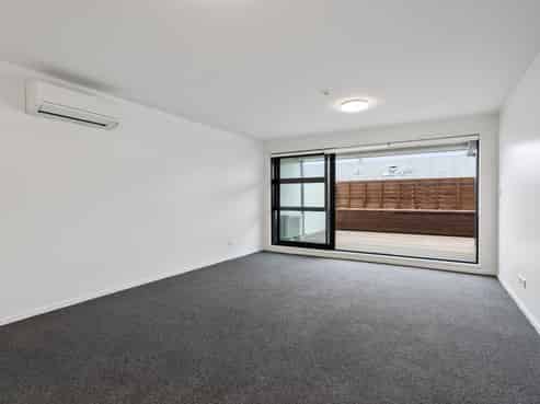 1B/4045 Great North Road, Kelston