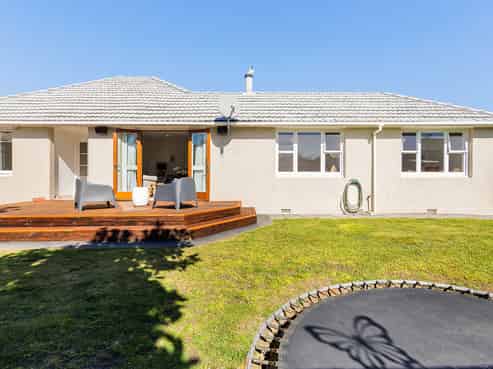 1/303 Burwood Road, Burwood