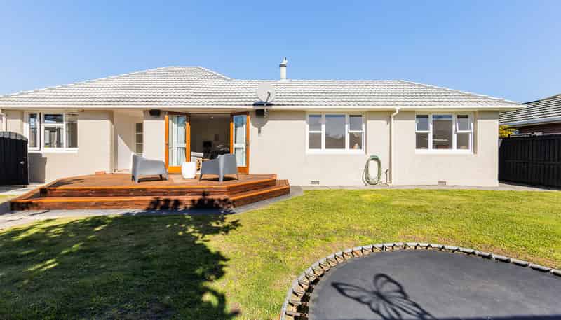 1/303 Burwood Road, Burwood