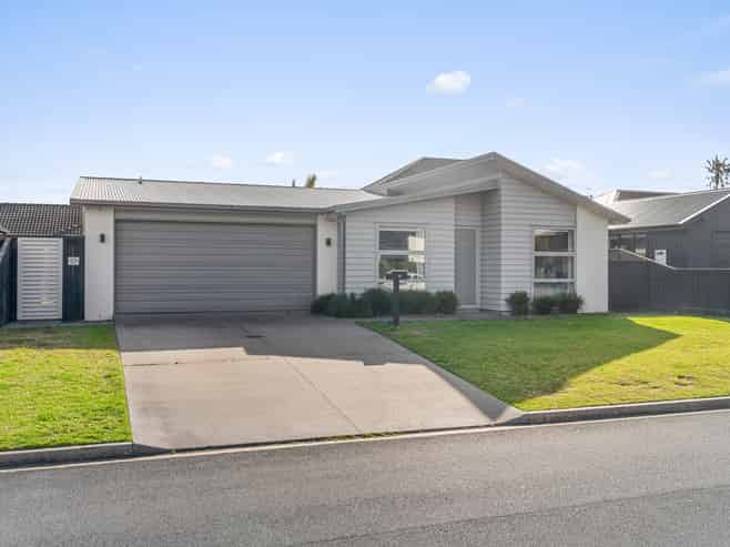 17 Huanui Close, Papamoa
