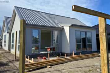2 Elsie Lange Way, Casebrook