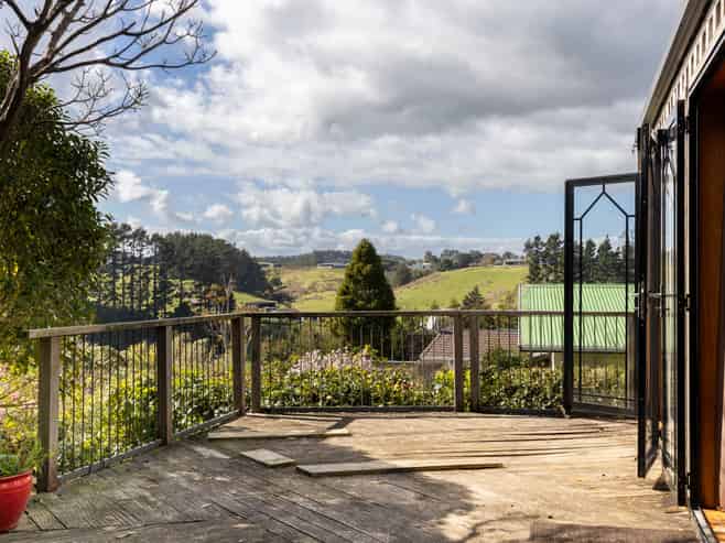 9 Lindaver Grove, Merrilands