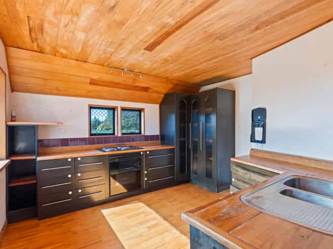 9 Lindaver Grove, Merrilands
