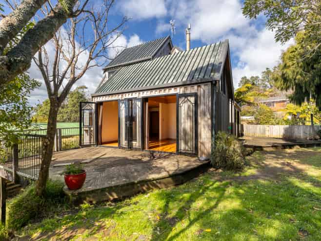 9 Lindaver Grove, Merrilands