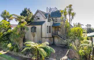 9 Lindaver Grove, Merrilands