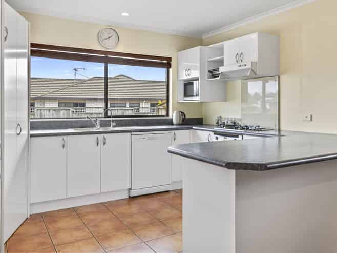 31 Balmoral Drive, Hilltop