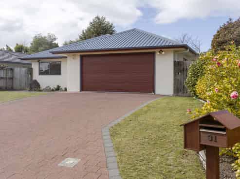 31 Balmoral Drive, Hilltop
