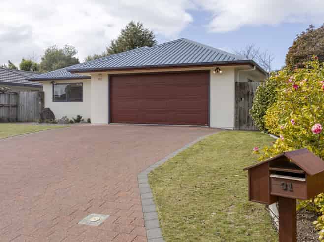 31 Balmoral Drive, Hilltop