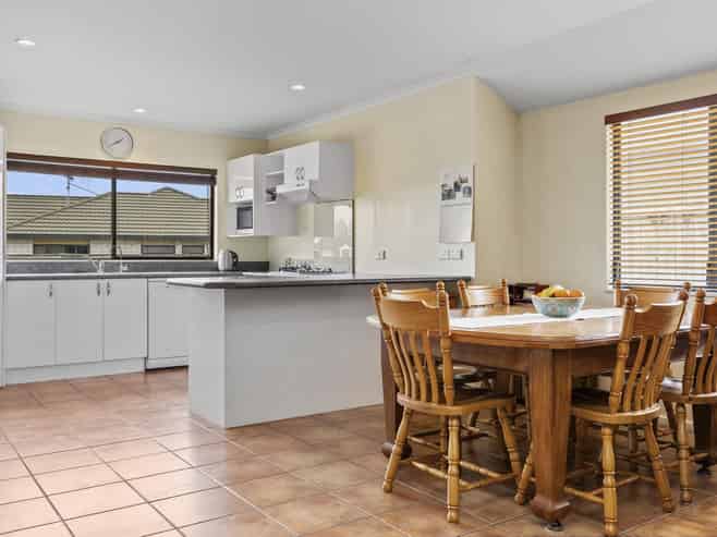 31 Balmoral Drive, Hilltop