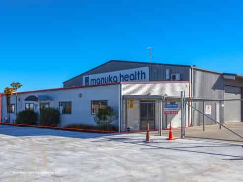 Office suite with full staff facilities -For Lease