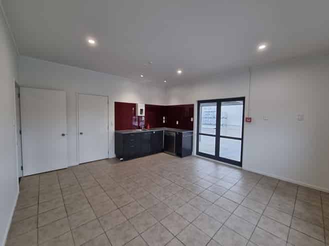 Office suite with full staff facilities -For Lease