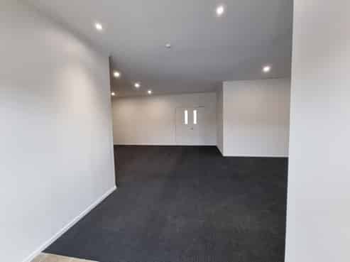 Office suite with full staff facilities -For Lease