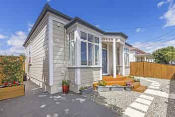 10 Queen Street, Petone