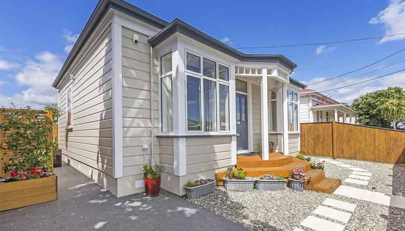 10 Queen Street, Petone
