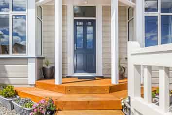 10 Queen Street, Petone