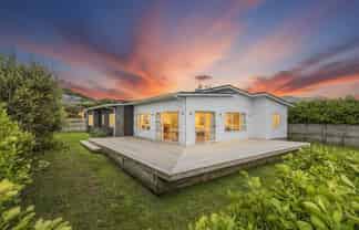 29 Paparoa Crescent, Aotea