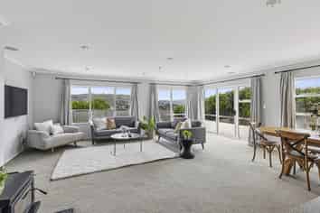 29 Paparoa Crescent, Aotea