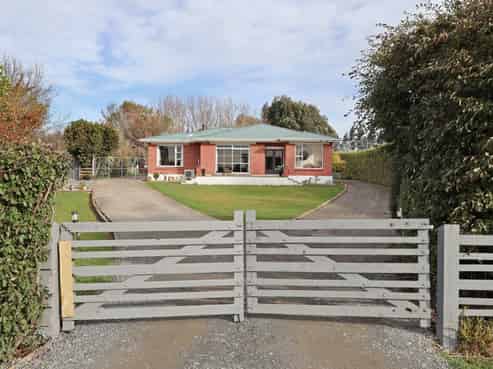 195 Maher Street, Tisbury