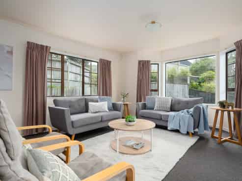 6 Ellwood Place, Churton Park