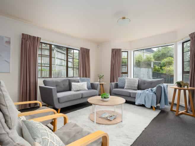 6 Ellwood Place, Churton Park