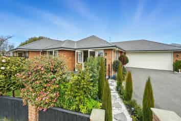 43 Parade Court, Addington