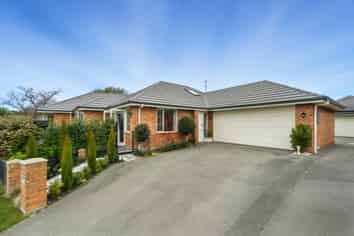 43 Parade Court, Addington