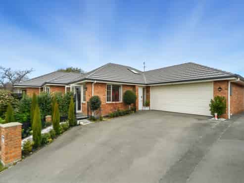 43 Parade Court, Addington