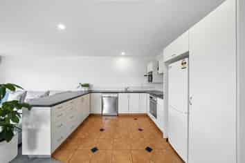 43 Parade Court, Addington