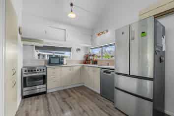 111 Windermere Drive, Poike